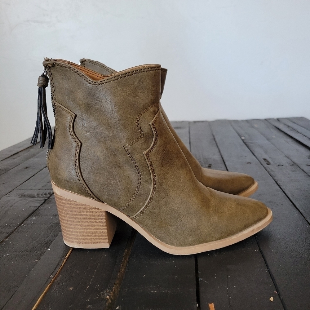 Soda Olive Green Boots Booties Heeled Heels Women's 5.5 Tassel Zipper Western